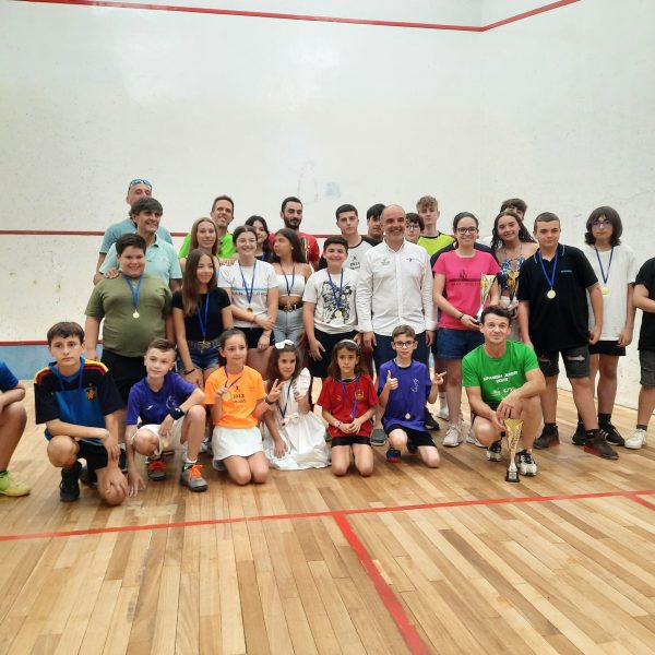 Rodrigo Mendioroz y Mariló Villar vencen en el Nacional de Squash Villa de San Pedro