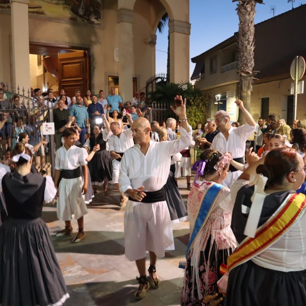 Ofrenda de flores a la Virgen del Carmen